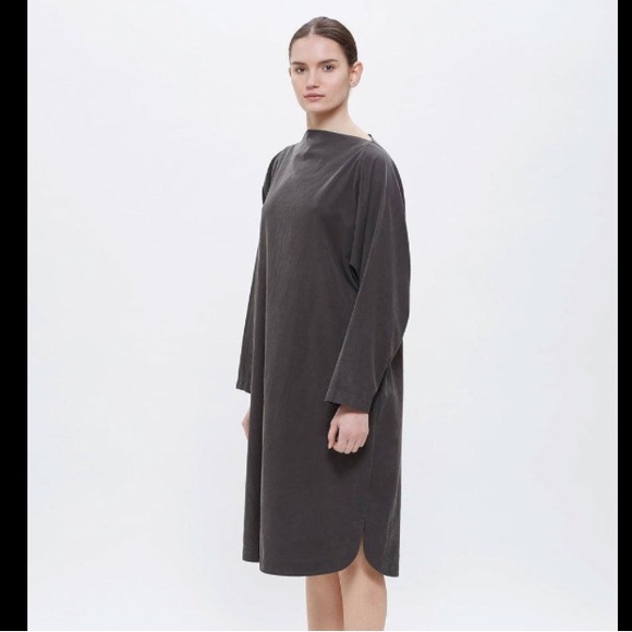 BLACK CRANE • folded neck dress - Picture 9 of 16